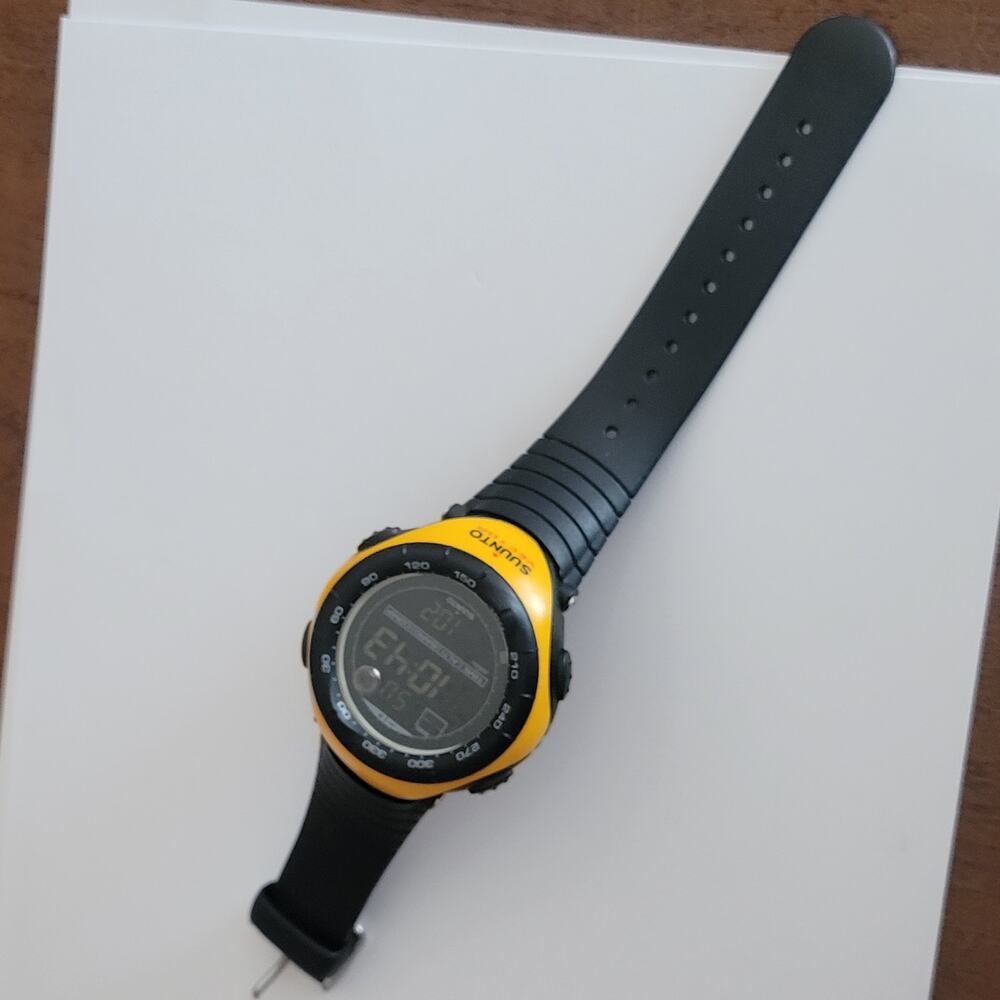Vintage 90s Suunto Vector Outdoor Watch Classic Yellow Excellent Condition - Picture 3 of 12